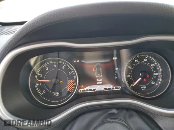 ✅ 2014 Jeep Cherokee Trailhawk • VIN: 1C4PJMBS1EW131346 • Lot: 82575235. Wystawiony na Copart z przebiegiem 148 739 mil. Bezpłatny archiwum sprzedaży aukcyjnych z USA i szczegółowy raport historii pojazdu na DreamBid. Zdjęcie 9.