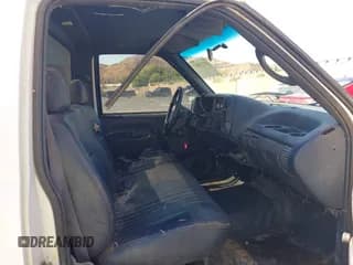 ✅ 1995 Chevrolet Silverado 2500 • VIN: 1GCGC24K9SE131642 • Lot: 43273892. Wystawiony na IAAI z przebiegiem 292 347 mil. Bezpłatny archiwum sprzedaży aukcyjnych z USA i szczegółowy raport historii pojazdu na DreamBid. Zdjęcie 5.