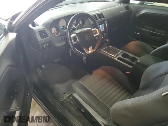 ✅ 2012 Dodge Challenger SXT • VIN: 2C3CDYAG9CH180210 • Lot: 74031254. Wystawiony na Copart z przebiegiem 184 028 mil. Bezpłatny archiwum sprzedaży aukcyjnych z USA i szczegółowy raport historii pojazdu na DreamBid. Zdjęcie 8.