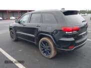✅ 2018 Jeep Grand Cherokee Altitude • VIN: 1C4RJFAG5JC475226 • Lot: 43636389. Wystawiony na IAAI z przebiegiem 85 505 mil. Bezpłatny archiwum sprzedaży aukcyjnych z USA i szczegółowy raport historii pojazdu na DreamBid. Zdjęcie 3.