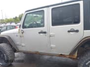 ✅ 2008 Jeep Wrangler Unlimited Sahara • VIN: 1J4GA59148L617989 • Lot: 43095265. Wystawiony na IAAI z przebiegiem 153 328 mil. Bezpłatny archiwum sprzedaży aukcyjnych z USA i szczegółowy raport historii pojazdu na DreamBid. Zdjęcie 14.