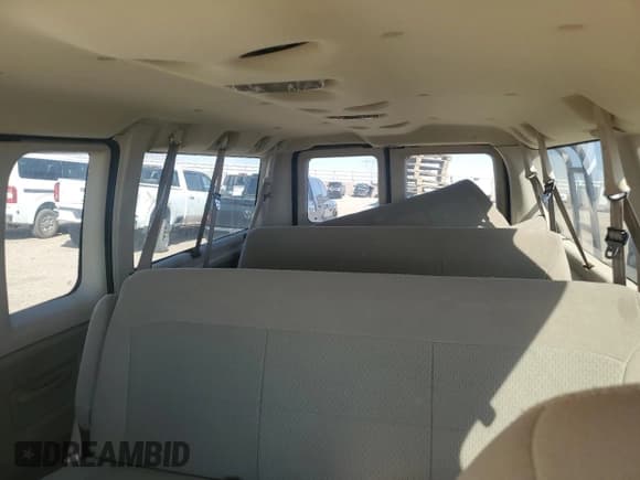 ✅ 2007 Ford Econoline Passenger XL • VIN: 1FBNE31LX7DA12469 • Lot: 71921115. Wystawiony na Copart z przebiegiem 90 037 mil. Bezpłatny archiwum sprzedaży aukcyjnych z USA i szczegółowy raport historii pojazdu na DreamBid. Zdjęcie 10.