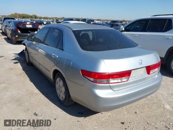 ✅ 2003 Honda Accord LX • VIN: 3HGCM56353G702915 • Lot: 43633186. Listed on IAAI with 123,891 mi. Free auction sales archive from the USA and detailed vehicle history report at DreamBid. Image 3.