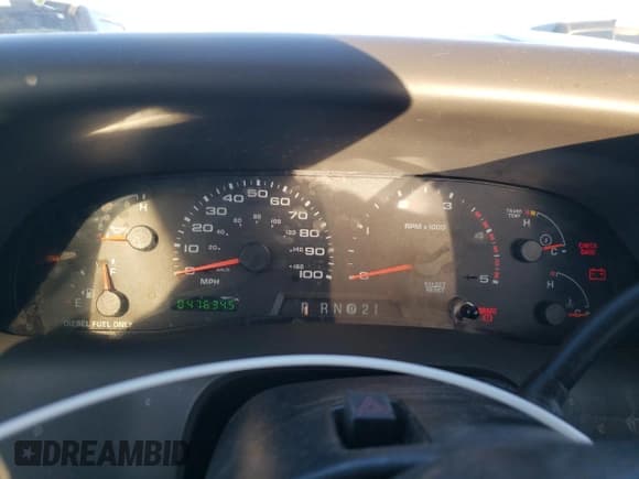 ✅ 2002 Ford F-250 XL • VIN: 1FTNF21F72EC88849 • Lot: 86823324. Wystawiony na Copart z przebiegiem 47 634 mil. Bezpłatny archiwum sprzedaży aukcyjnych z USA i szczegółowy raport historii pojazdu na DreamBid. Zdjęcie 9.