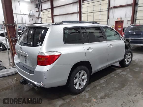 ✅ 2010 Toyota Highlander • VIN: 5TDBK3EH1AS018797 • Лот: 43653551. Опубликован ранее на IAAI с пробегом 222 338 миль. Бесплатный доступ к архиву аукционных продаж из США и подробный отчёт об истории автомобиля на DreamBid. Изображение 4.