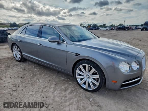 ✅ 2014 Bentley Flying Spur • VIN: SCBEC9ZAXEC088187 • Lot: 95693445. Wystawiony na Copart z przebiegiem 47 445 mil. Bezpłatny archiwum sprzedaży aukcyjnych z USA i szczegółowy raport historii pojazdu na DreamBid. Zdjęcie 4.