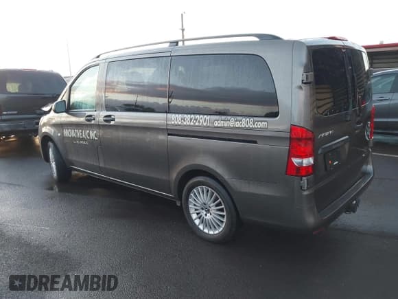 ✅ 2019 Mercedes-Benz Metris Passenger • VIN: WD4PG2EE3K3523210 • Lot: 41690328. Wystawiony na IAAI z przebiegiem 57 748 mil. Bezpłatny archiwum sprzedaży aukcyjnych z USA i szczegółowy raport historii pojazdu na DreamBid. Zdjęcie 3.