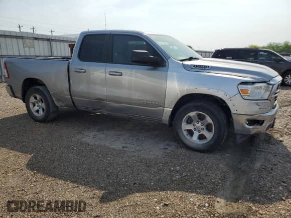 2022 Ram 1500 Big Horn z VIN 1C6RREBT2NN382728, wystawiony jako Copart lot #51370985 z przebiegiem 85 638 mil mil oraz Szkoda całkowita • Salvage title. Historia ofert i sprzedaży dostępna na DreamBid. Obrazek 4.