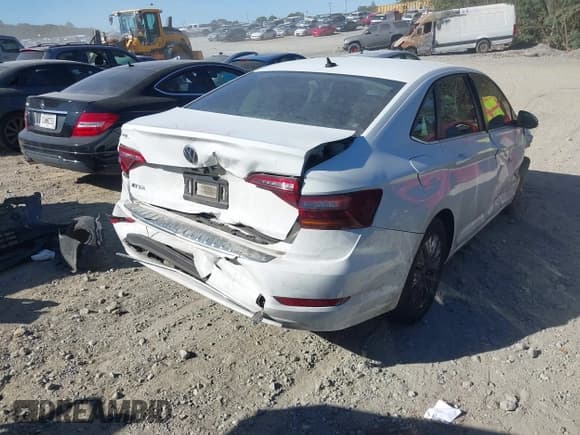 ✅ 2019 Volkswagen Jetta S • VIN: 3VWC57BU2KM167402 • Lot: 43512955. Listed on IAAI with 190,000 mi. Free auction sales archive from the USA and detailed vehicle history report at DreamBid. Image 4.