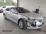 ✅ 2013 Lincoln MKZ Hybrid • VIN: 3LN6L2LU7DR805877 • Lot: 42940503. Wystawiony na IAAI z przebiegiem 122 094 mil. Bezpłatny archiwum sprzedaży aukcyjnych z USA i szczegółowy raport historii pojazdu na DreamBid. Zdjęcie 1.