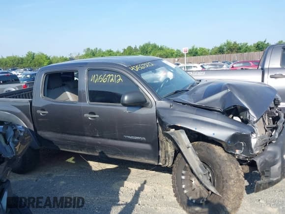 ✅ 2012 Toyota Tacoma • VIN: 3TMLU4ENXCM091745 • Lot: 42567212. Listed on IAAI with 244,804 mi. Free auction sales archive from the USA and detailed vehicle history report at DreamBid. Image 13.