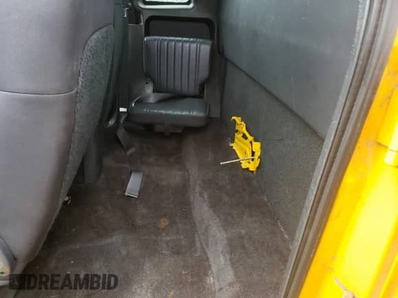 2003 Chevrolet S-10 LS z VIN 1GCDT19X738170604, wystawiony jako Copart lot #71738764 z przebiegiem Nie podano mil oraz Szkoda całkowita • Salvage title. Historia ofert i sprzedaży dostępna na DreamBid. Obrazek 10.