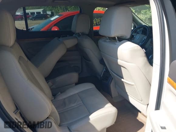 ✅ 2010 Lincoln MKT EcoBoost • VIN: 2LMHJ5AT8ABJ15015 • Lot: 43211840. Wystawiony na IAAI z przebiegiem 154 775 mil. Bezpłatny archiwum sprzedaży aukcyjnych z USA i szczegółowy raport historii pojazdu na DreamBid. Zdjęcie 8.