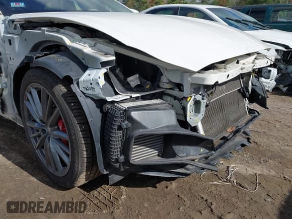 ✅ 2019 Maserati Quattroporte S Q4 • VIN: ZAM56YRA5K1308577 • Lot: 43483483. Listed on IAAI with 71,729 mi. Free auction sales archive from the USA and detailed vehicle history report at DreamBid. Image 20.