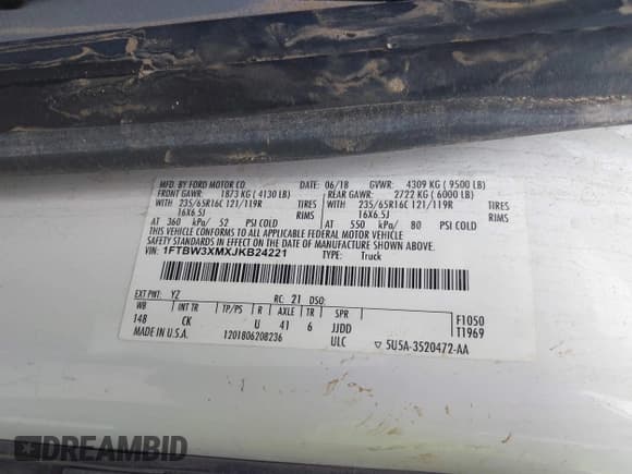 ✅ 2018 Ford Transit • VIN: 1FTBW3XMXJKB24221 • Lot: 42425978. Wystawiony na IAAI z przebiegiem 77 666 mil. Bezpłatny archiwum sprzedaży aukcyjnych z USA i szczegółowy raport historii pojazdu na DreamBid. Zdjęcie 9.