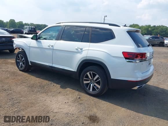 ✅ 2022 Volkswagen Atlas SE • VIN: 1V2LP2CA4NC521669 • Lot: 42870781. Listed on IAAI with 30,701 mi. Free auction sales archive from the USA and detailed vehicle history report at DreamBid. Image 3.