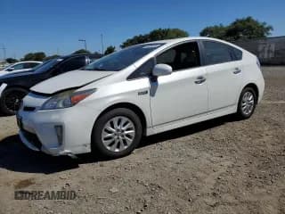 ✅ 2015 Toyota Prius Advanced • VIN: JTDKN3DP1F3066194 • Lot: 70566815. Listed on Copart with 180,827 mi. Free auction sales archive from the USA and detailed vehicle history report at DreamBid. Image 1.