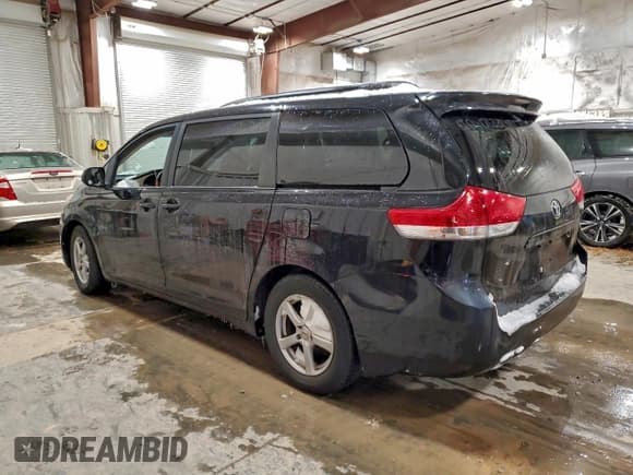 ✅ 2013 Toyota Sienna XLE • VIN: 5TDYK3DC7DS282725 • Lot: 95075655. Wystawiony na Copart z przebiegiem 443 007 mil. Bezpłatny archiwum sprzedaży aukcyjnych z USA i szczegółowy raport historii pojazdu na DreamBid. Zdjęcie 2.