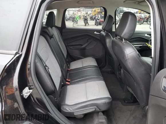 ✅ 2019 Ford Escape SE • VIN: 1FMCU0GD5KUB86040 • Lot: 85588675. Wystawiony na Copart z przebiegiem 30 147 mil. Bezpłatny archiwum sprzedaży aukcyjnych z USA i szczegółowy raport historii pojazdu na DreamBid. Zdjęcie 11.