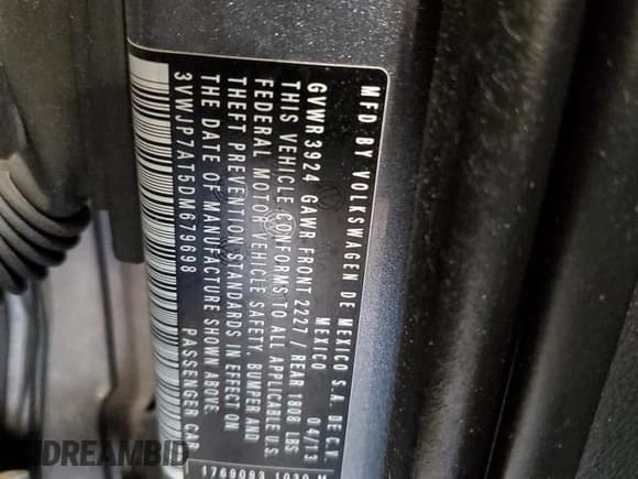 ✅ 2013 Volkswagen Beetle Fender Edition • VIN: 3VWJP7AT5DM679698 • Lot: 48974905. Listed on Copart with 89,437 mi. Free auction sales archive from the USA and detailed vehicle history report at DreamBid. Image 12.