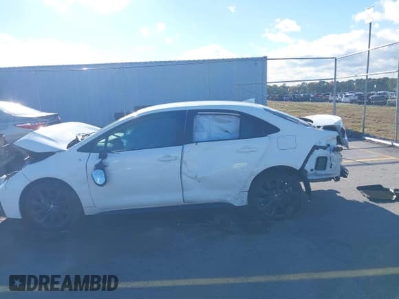 ✅ 2024 Toyota Corolla SE • VIN: 5YFS4MCE1RP182273 • Lot: 43574663. Wystawiony na IAAI z przebiegiem 41 mil. Bezpłatny archiwum sprzedaży aukcyjnych z USA i szczegółowy raport historii pojazdu na DreamBid. Zdjęcie 15.