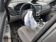 ✅ 2009 Hyundai Santa Fe GL 5Pass • VIN: 5NMSG13E59H245391 • Lot: 62327625. Listed on Copart with 242,984 mi. Free auction sales archive from the USA and detailed vehicle history report at DreamBid. Image 8.