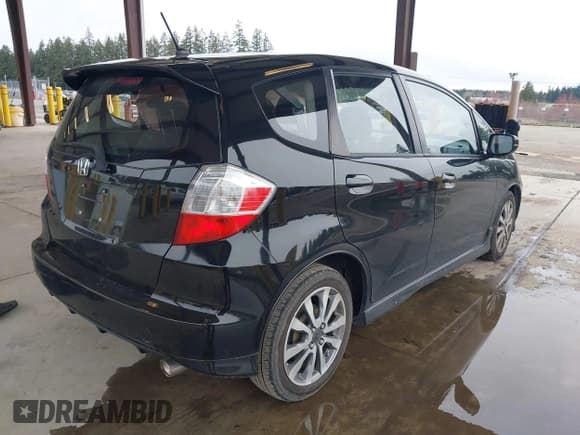 ✅ 2013 Honda Fit Sport • VIN: JHMGE8H59DC042068 • Lot: 41803884. Listed on IAAI with 128,223 mi. Free auction sales archive from the USA and detailed vehicle history report at DreamBid. Image 4.