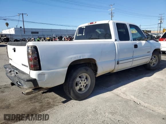 ✅ 2000 Chevrolet Silverado 1500 LS • VIN: 2GCEC19T4Y1327095 • Лот: 92128885. Опубликован ранее на Copart с пробегом 232 531 миль. Бесплатный доступ к архиву аукционных продаж из США и подробный отчёт об истории автомобиля на DreamBid. Изображение 3.