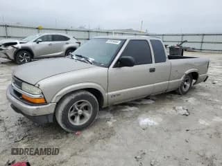 ✅ 1998 Chevrolet S-10 LS • VIN: 1GCCS1941W8238856 • Лот: 81976454. Опубликован ранее на Copart с пробегом 366 969 миль. Бесплатный доступ к архиву аукционных продаж из США и подробный отчёт об истории автомобиля на DreamBid. Изображение 1.