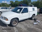 ✅ 2002 GMC Sonoma SLS • VIN: 1GTCS14W028174053 • Лот: 42573464. Опубликован ранее на IAAI с пробегом 185 563 миль. Бесплатный доступ к архиву аукционных продаж из США и подробный отчёт об истории автомобиля на DreamBid. Изображение 2.
