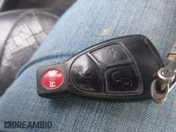 ✅ 2005 Mercedes-Benz C 240 • VIN: WDBRF81J25F610335 • Lot: 41537990. Wystawiony na IAAI z przebiegiem 207 104 mil. Bezpłatny archiwum sprzedaży aukcyjnych z USA i szczegółowy raport historii pojazdu na DreamBid. Zdjęcie 11.