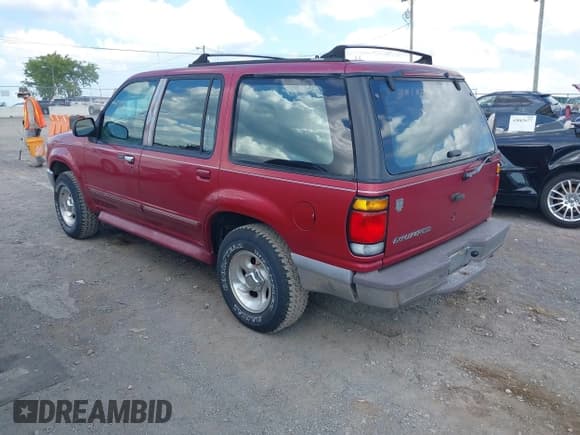 ✅ 1995 Ford Explorer Eddie Bauer • VIN: 1FMDU32X8SZB54595 • Лот: 43053756. Опубликован ранее на IAAI с пробегом 341 178 миль. Бесплатный доступ к архиву аукционных продаж из США и подробный отчёт об истории автомобиля на DreamBid. Изображение 3.