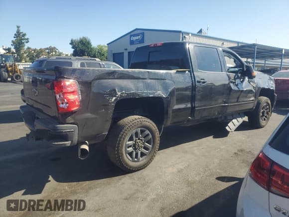 ✅ 2018 Chevrolet Silverado 2500HD LT • VIN: 1GC1KVEY2JF100755 • Lot: 65432005. Listed on Copart with 150,322 mi. Free auction sales archive from the USA and detailed vehicle history report at DreamBid. Image 3.