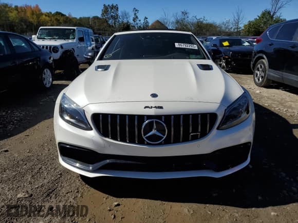 ✅ 2019 Mercedes-Benz C 63 S AMG • VIN: WDDWK8HB5KF862855 • Lot: 86792265. Wystawiony na Copart z przebiegiem 28 586 mil. Bezpłatny archiwum sprzedaży aukcyjnych z USA i szczegółowy raport historii pojazdu na DreamBid. Zdjęcie 5.