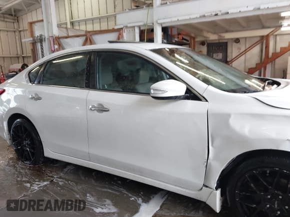 ✅ 2017 Nissan Altima S • VIN: 1N4AL3AP3HC214781 • Lot: 43345792. Wystawiony na IAAI z przebiegiem 131 840 mil. Bezpłatny archiwum sprzedaży aukcyjnych z USA i szczegółowy raport historii pojazdu na DreamBid. Zdjęcie 13.