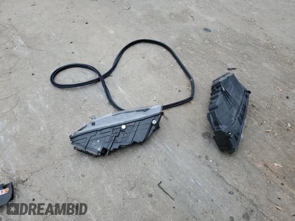 ✅ 2024 Lucid Air Touring • VIN: 50EA1TEA0RA003343 • Lot: 86323884. Wystawiony na Copart z przebiegiem 3 630 mil. Bezpłatny archiwum sprzedaży aukcyjnych z USA i szczegółowy raport historii pojazdu na DreamBid. Zdjęcie 12.