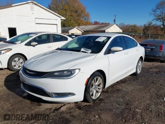 ✅ 2015 Chrysler 200 Limited • VIN: 1C3CCCAB7FN703925 • Lot: 43728662. Wystawiony na IAAI z przebiegiem 207 509 mil. Bezpłatny archiwum sprzedaży aukcyjnych z USA i szczegółowy raport historii pojazdu na DreamBid. Zdjęcie 2.