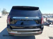 ✅ 2021 Chevrolet Suburban LT • VIN: 1GNSKCKD9MR263360 • Lot: 42205517. Wystawiony na IAAI z przebiegiem 127 733 mil. Bezpłatny archiwum sprzedaży aukcyjnych z USA i szczegółowy raport historii pojazdu na DreamBid. Zdjęcie 17.