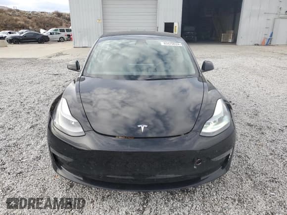 ✅ 2022 Tesla Model 3 • VIN: 5YJ3E1EA2NF320418 • Lot: 85970624. Wystawiony na Copart z przebiegiem 77 516 mil. Bezpłatny archiwum sprzedaży aukcyjnych z USA i szczegółowy raport historii pojazdu na DreamBid. Zdjęcie 5.
