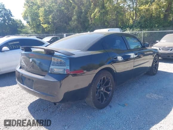 ✅ 2006 Dodge Charger R/T • VIN: 2B3KA53H56H249095 • Лот: 43367851. Опубликован ранее на IAAI с пробегом 188 000 миль. Бесплатный доступ к архиву аукционных продаж из США и подробный отчёт об истории автомобиля на DreamBid. Изображение 4.