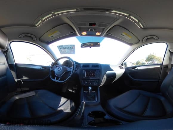 ✅ 2018 Volkswagen Jetta SE • VIN: 3VWDB7AJ9JM228389 • Лот: 43443824. Опубликован ранее на IAAI с пробегом 70 467 миль. Бесплатный доступ к архиву аукционных продаж из США и подробный отчёт об истории автомобиля на DreamBid. Изображение 18.