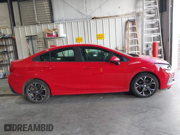 ✅ 2019 Chevrolet Cruze LT • VIN: 1G1BE5SM4K7100886 • Lot: 43227668. Listed on IAAI with 127,461 mi. Free auction sales archive from the USA and detailed vehicle history report at DreamBid. Image 13.