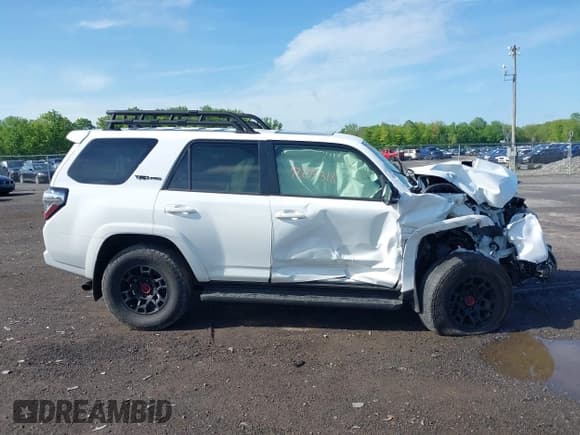 ✅ 2023 Toyota 4Runner TRD Pro • VIN: JTELU5JR6P6132579 • Лот: 42275318. Опубликован ранее на IAAI с пробегом 25 708 миль. Бесплатный доступ к архиву аукционных продаж из США и подробный отчёт об истории автомобиля на DreamBid. Изображение 13.