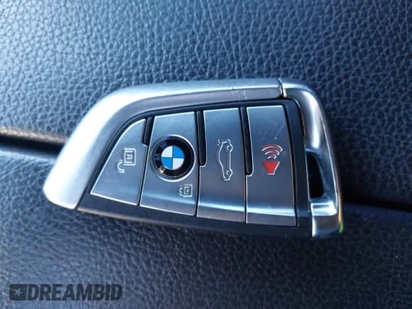 ✅ 2019 BMW 5 Series 540i • VIN: WBAJE5C5XKWW37033 • Lot: 43578811. Wystawiony na IAAI z przebiegiem 88 994 mil. Bezpłatny archiwum sprzedaży aukcyjnych z USA i szczegółowy raport historii pojazdu na DreamBid. Zdjęcie 11.