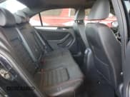 ✅ 2013 Volkswagen Jetta Autobahn • VIN: 3VW4A7AJ4DM233538 • Lot: 57301985. Wystawiony na Copart z przebiegiem 81 314 mil. Bezpłatny archiwum sprzedaży aukcyjnych z USA i szczegółowy raport historii pojazdu na DreamBid. Zdjęcie 10.