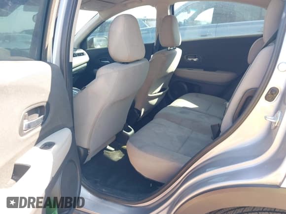 ✅ 2022 Honda HR-V LX • VIN: 3CZRU5H39NM728499 • Lot: 43335755. Wystawiony na IAAI z przebiegiem 76 821 mil. Bezpłatny archiwum sprzedaży aukcyjnych z USA i szczegółowy raport historii pojazdu na DreamBid. Zdjęcie 8.