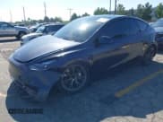 ✅ 2024 Tesla Model Y • VIN: 7SAYGDED2RF198566 • Lot: 43484528. Wystawiony na IAAI z przebiegiem 26 381 mil. Bezpłatny archiwum sprzedaży aukcyjnych z USA i szczegółowy raport historii pojazdu na DreamBid. Zdjęcie 24.