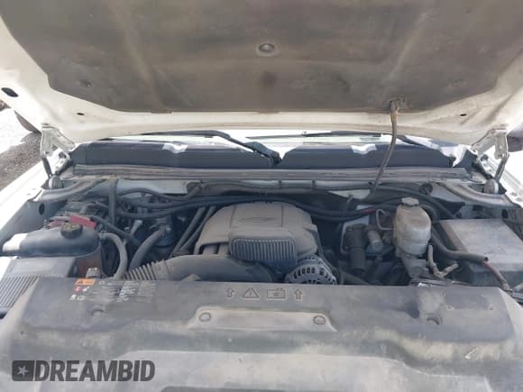 ✅ 2013 Chevrolet Silverado 2500HD • VIN: 1GB2KVCG3DZ319164 • Lot: 42796361. Wystawiony na IAAI z przebiegiem 267 872 mil. Bezpłatny archiwum sprzedaży aukcyjnych z USA i szczegółowy raport historii pojazdu na DreamBid. Zdjęcie 10.