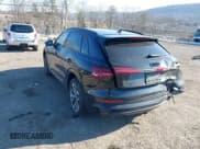 ✅ 2021 Audi e-tron Premium Plus • VIN: WA1LAAGE5MB012022 • Лот: 41458134. Опубликован ранее на IAAI с пробегом 42 137 миль. Бесплатный доступ к архиву аукционных продаж из США и подробный отчёт об истории автомобиля на DreamBid. Изображение 3.