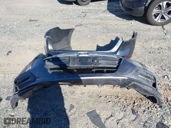 ✅ 2019 Honda Accord EX • VIN: 1HGCV1F43KA165991 • Lot: 43353070. Listed on IAAI with 86,089 mi. Free auction sales archive from the USA and detailed vehicle history report at DreamBid. Image 12.